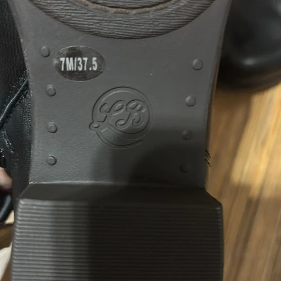 Lucky Brand Chic Black Ankle Boots. - Picture 3 of 9